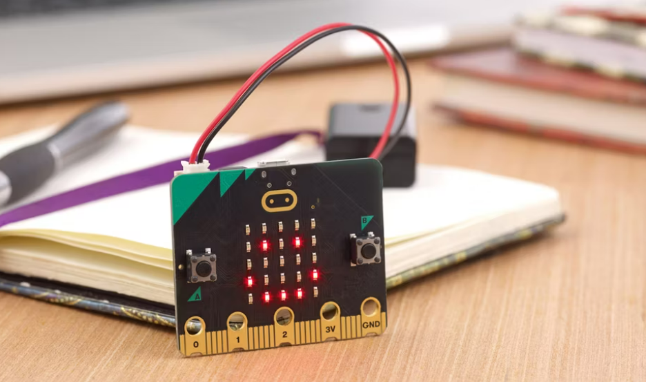 exploring microbits | junior cycle lesson | coding... Mircobit Grade 7 – IE Skool